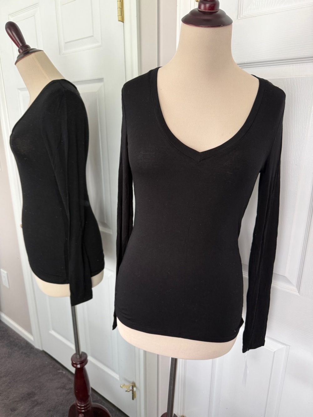 Trouve Sheer Tee Deep V Neck Layering Black - Picture 6 of 12